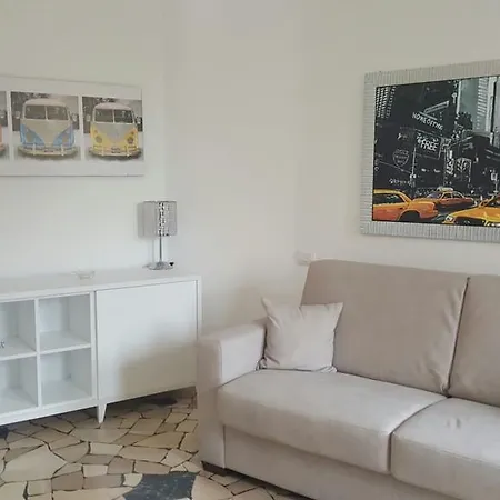 New Flat In Lägenhet Milano